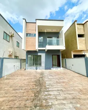 4bdrm House in Oyarifa, Ghana Flag for sale