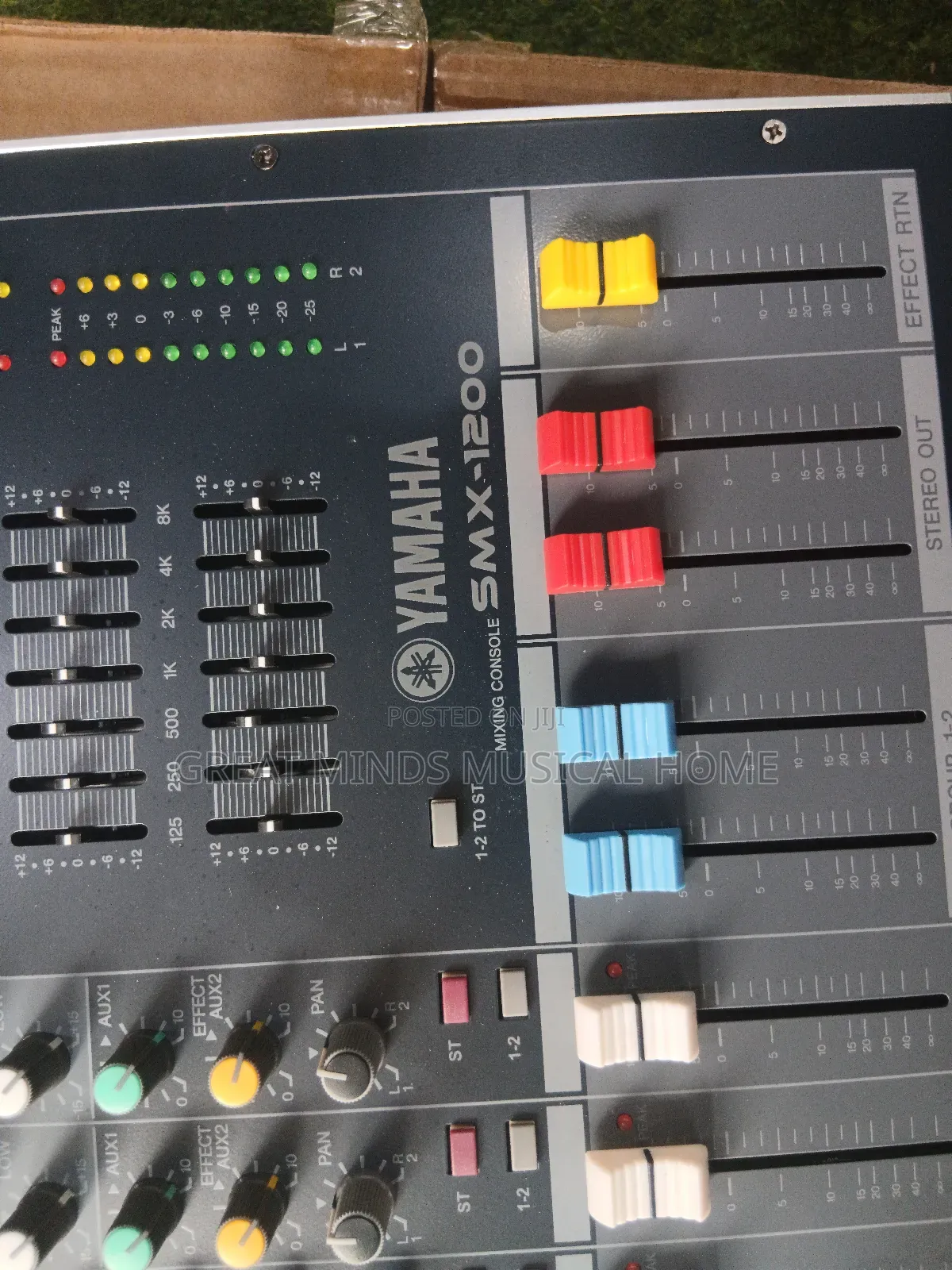 Yamaha SMX 1200 Raw Mixing Console