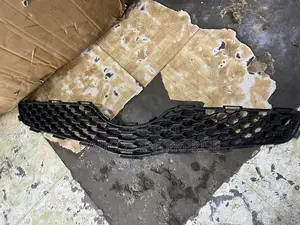 Toyota Vitz 2008-2011 Top Grille