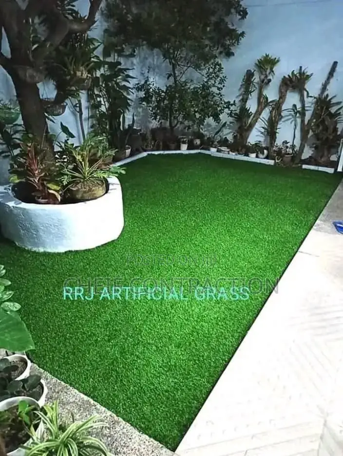 Astroturf Glass Installation