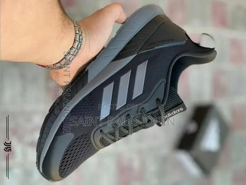 Adidas Questar Sneakers