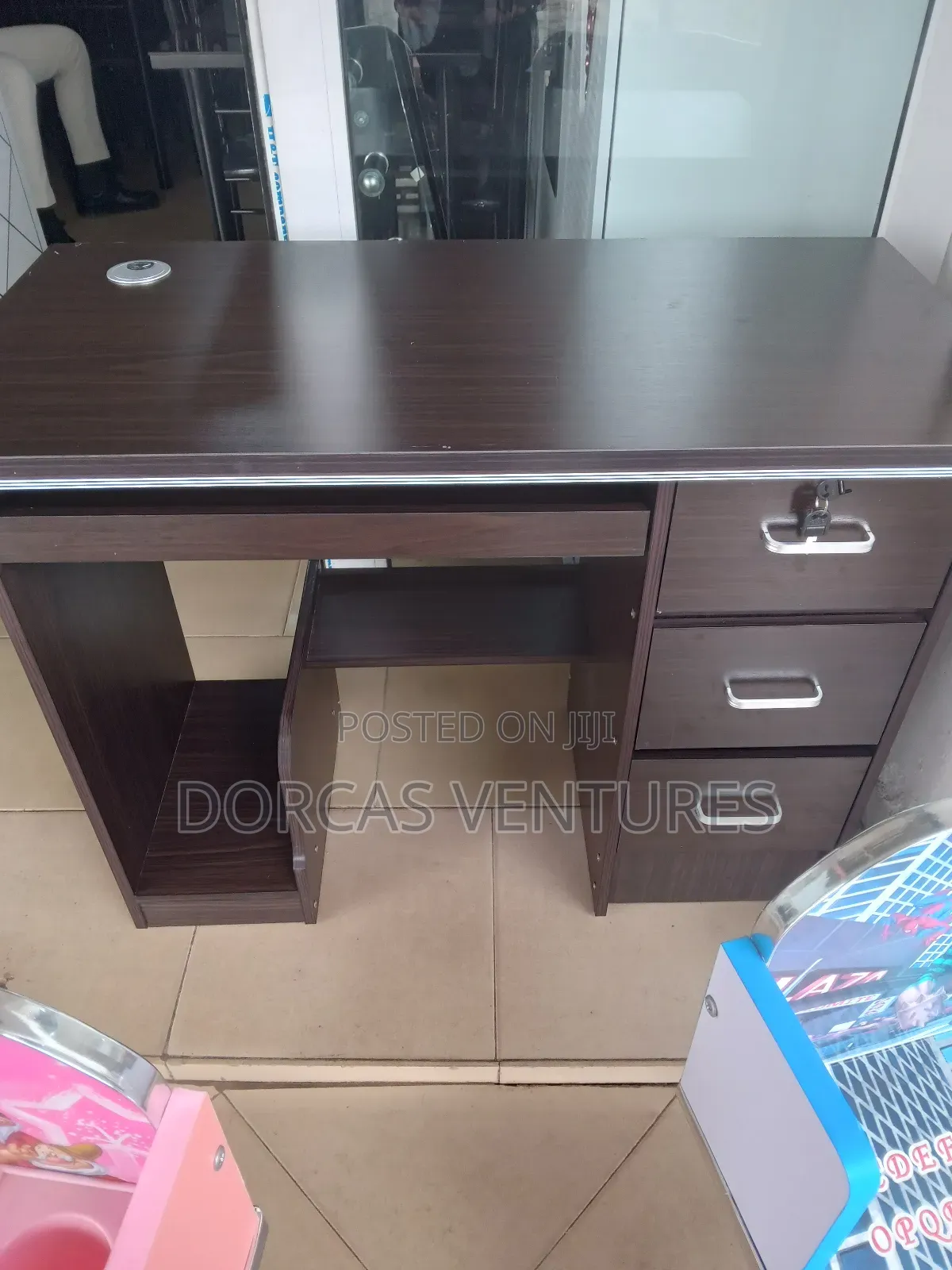 Squard Office Desk