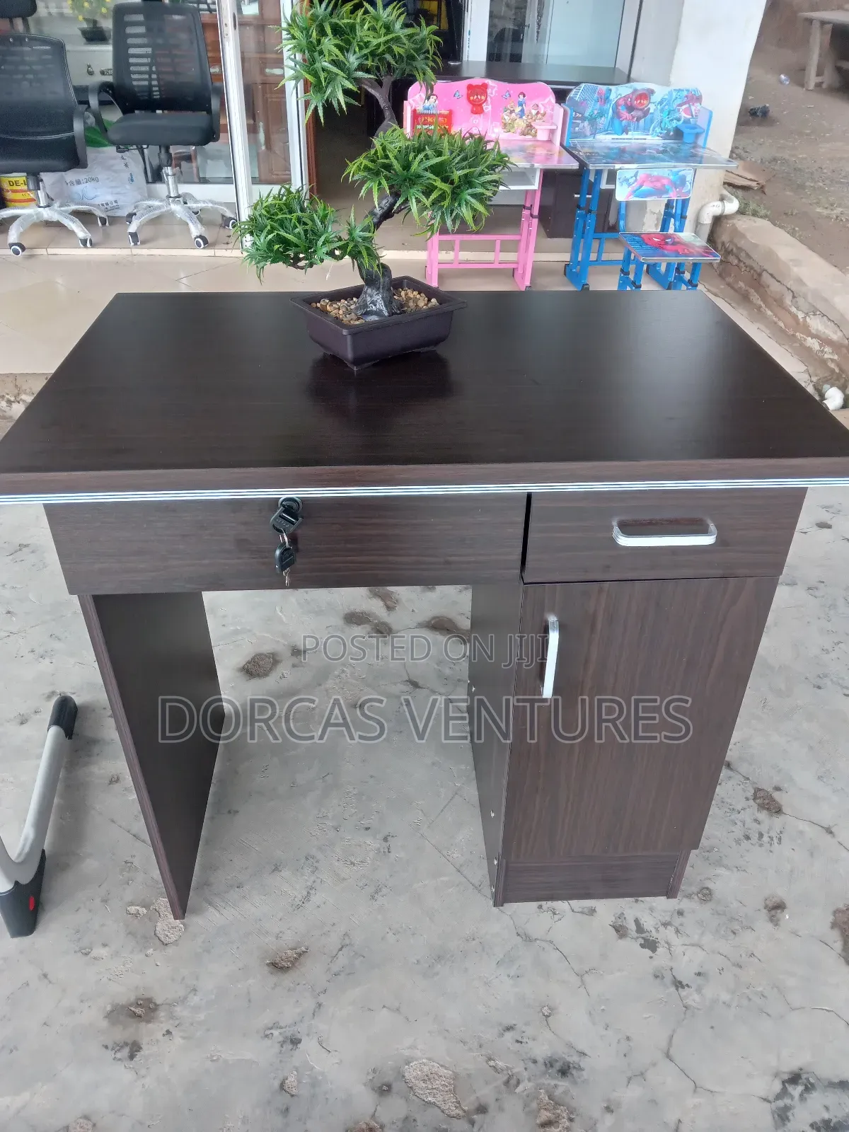 Consise Office Desk