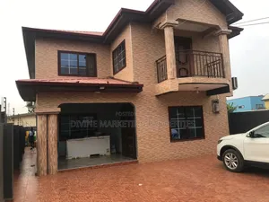 6bdrm House in Ashongman Estate for sale