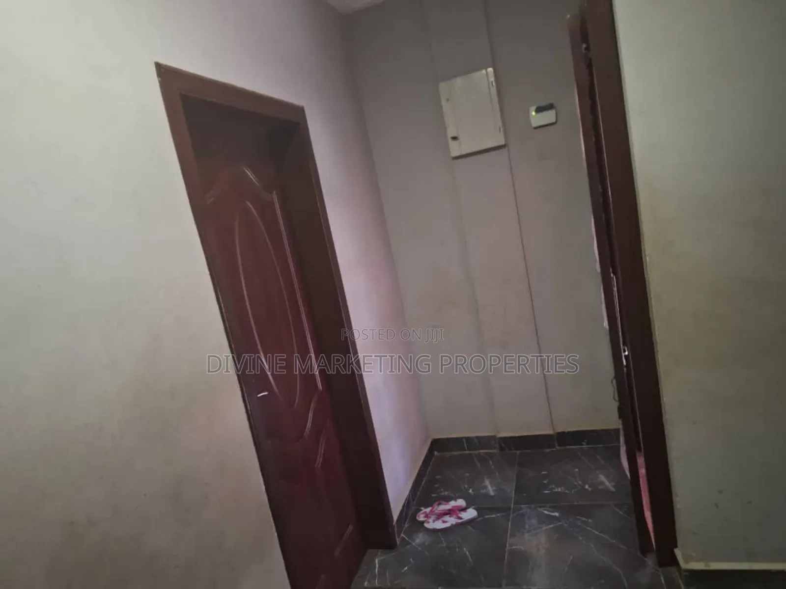 6bdrm House in Ashongman Estate for sale