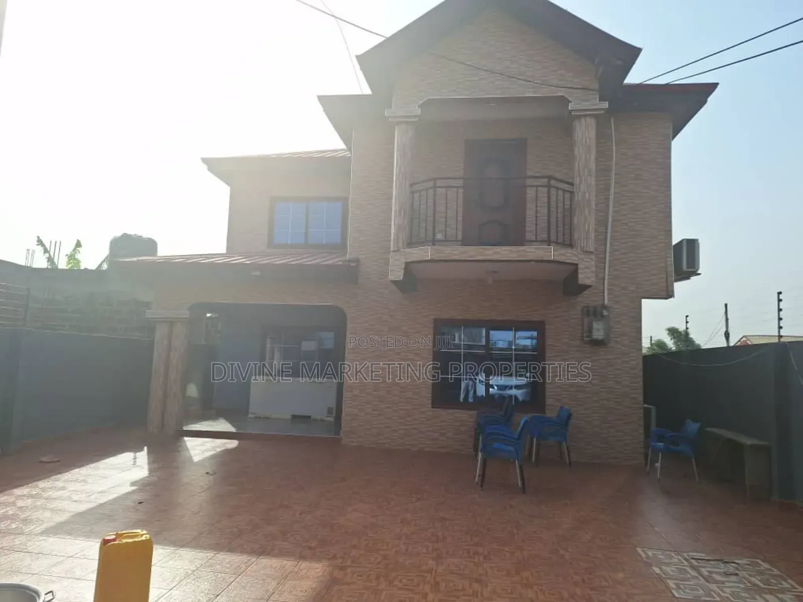 6bdrm House in Ashongman Estate for sale