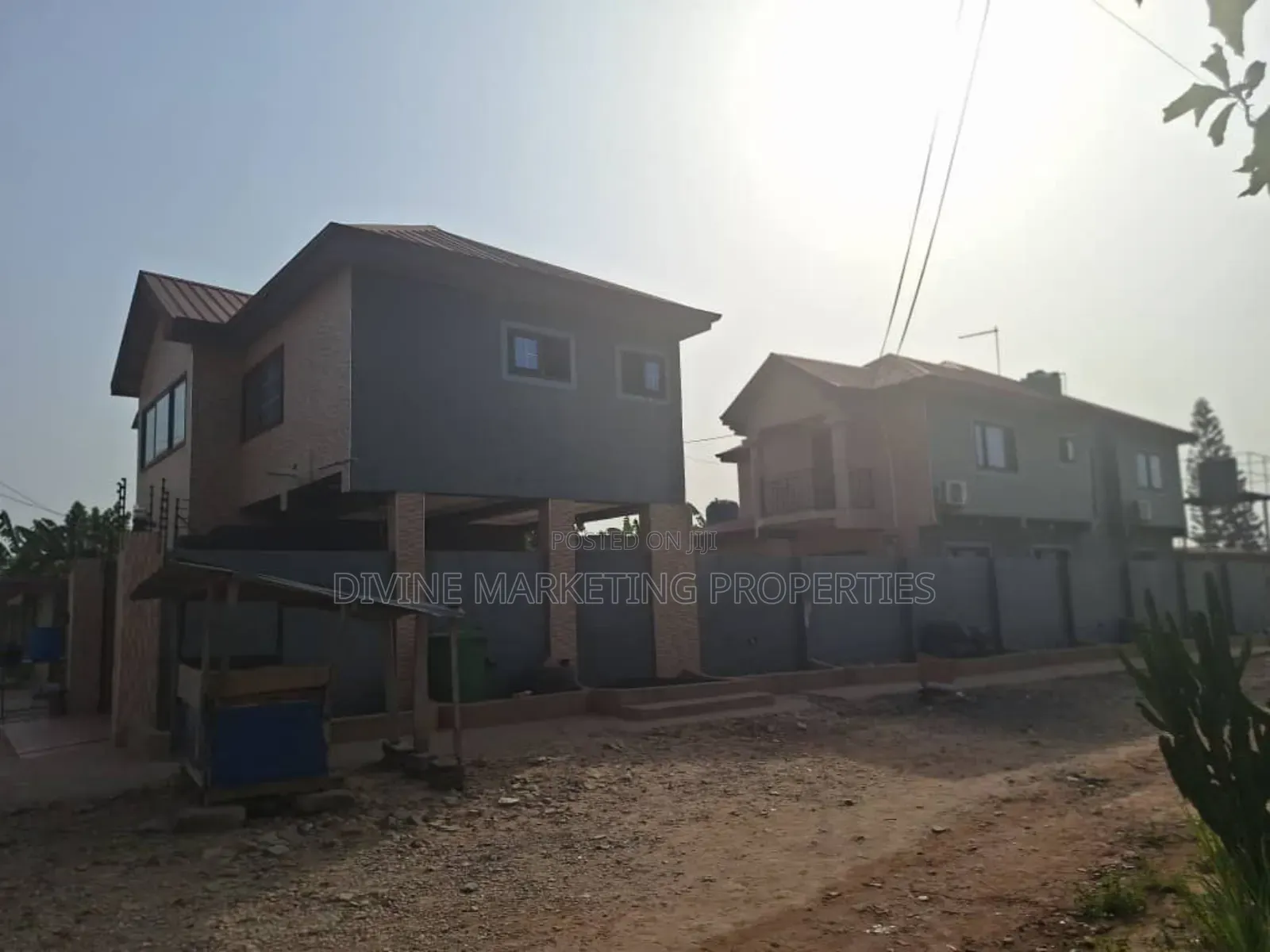 6bdrm House in Ashongman Estate for sale