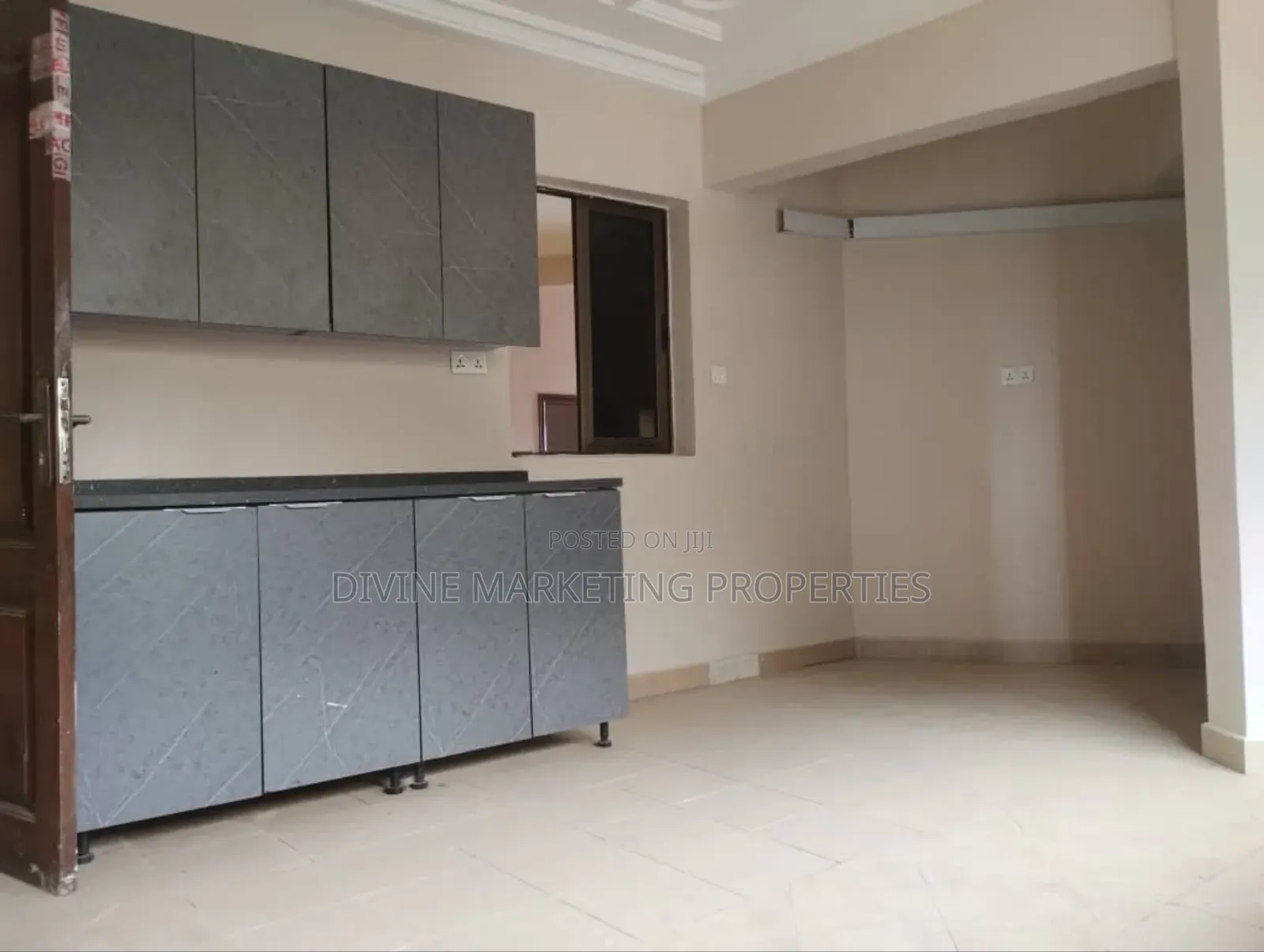 8bdrm House in Choice, Weija for sale