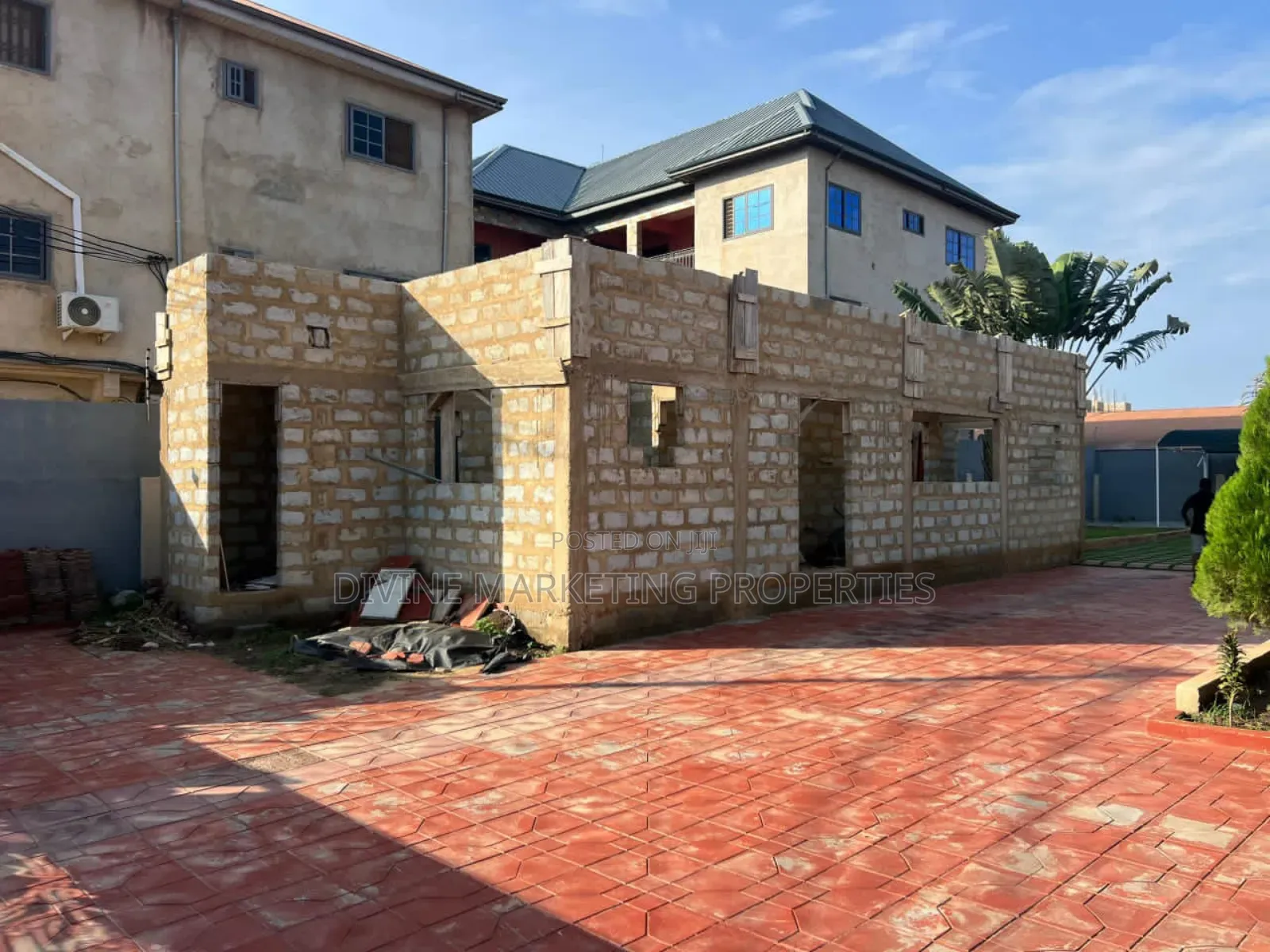 8bdrm House in Choice, Weija for sale