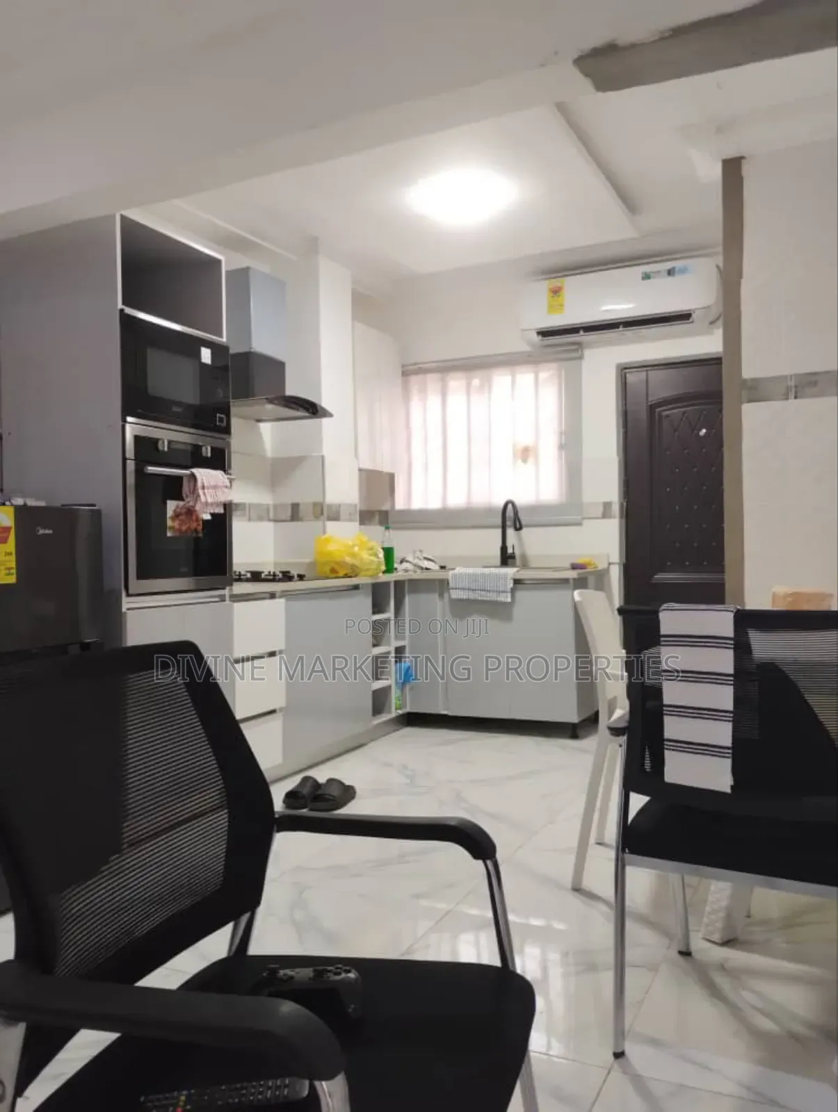 8bdrm House in Choice, Weija for sale