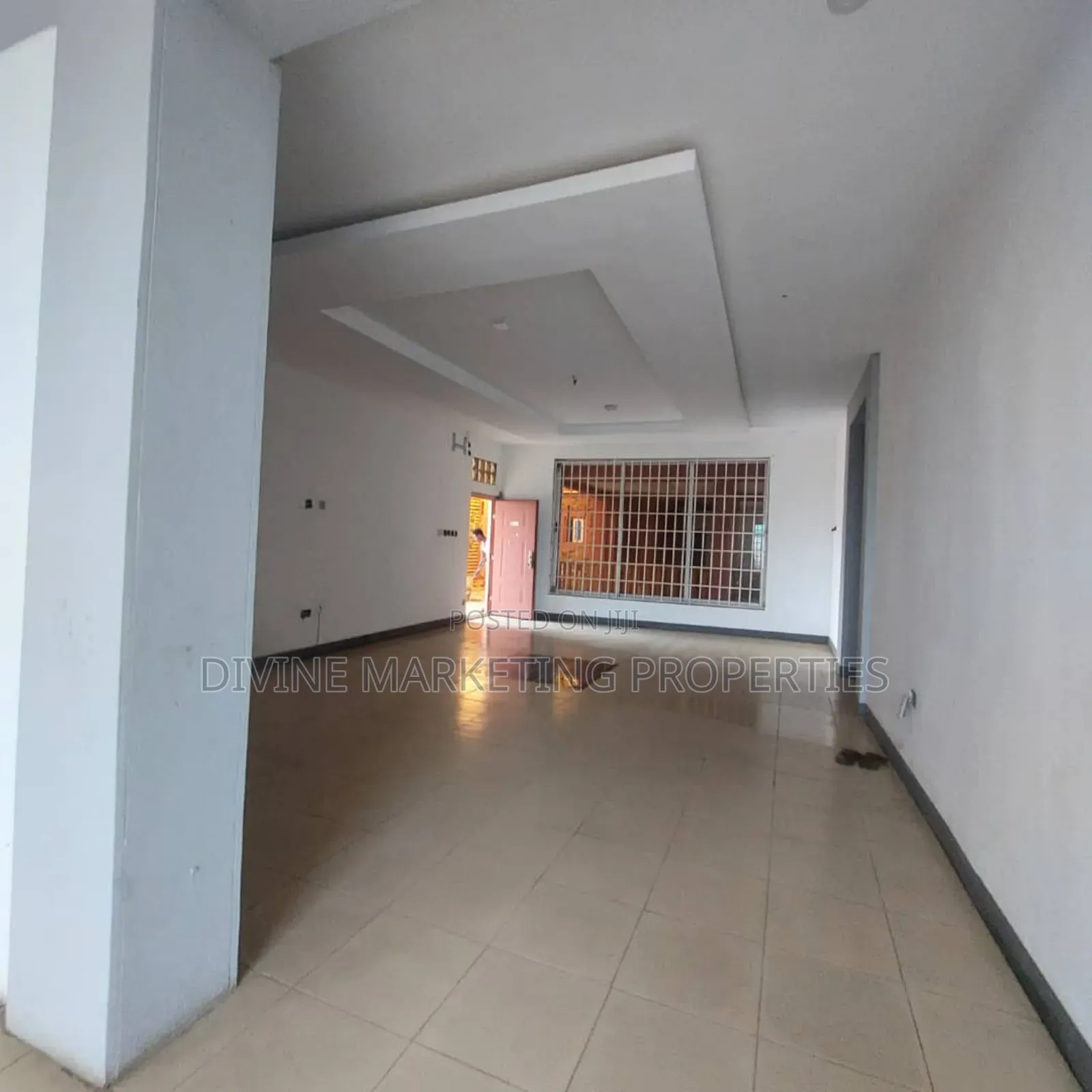 8bdrm House in Near Devtraco, Community 25 for sale