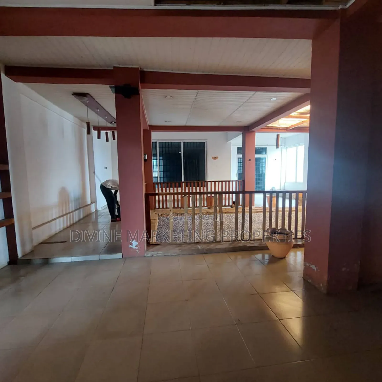 8bdrm House in Near Devtraco, Community 25 for sale