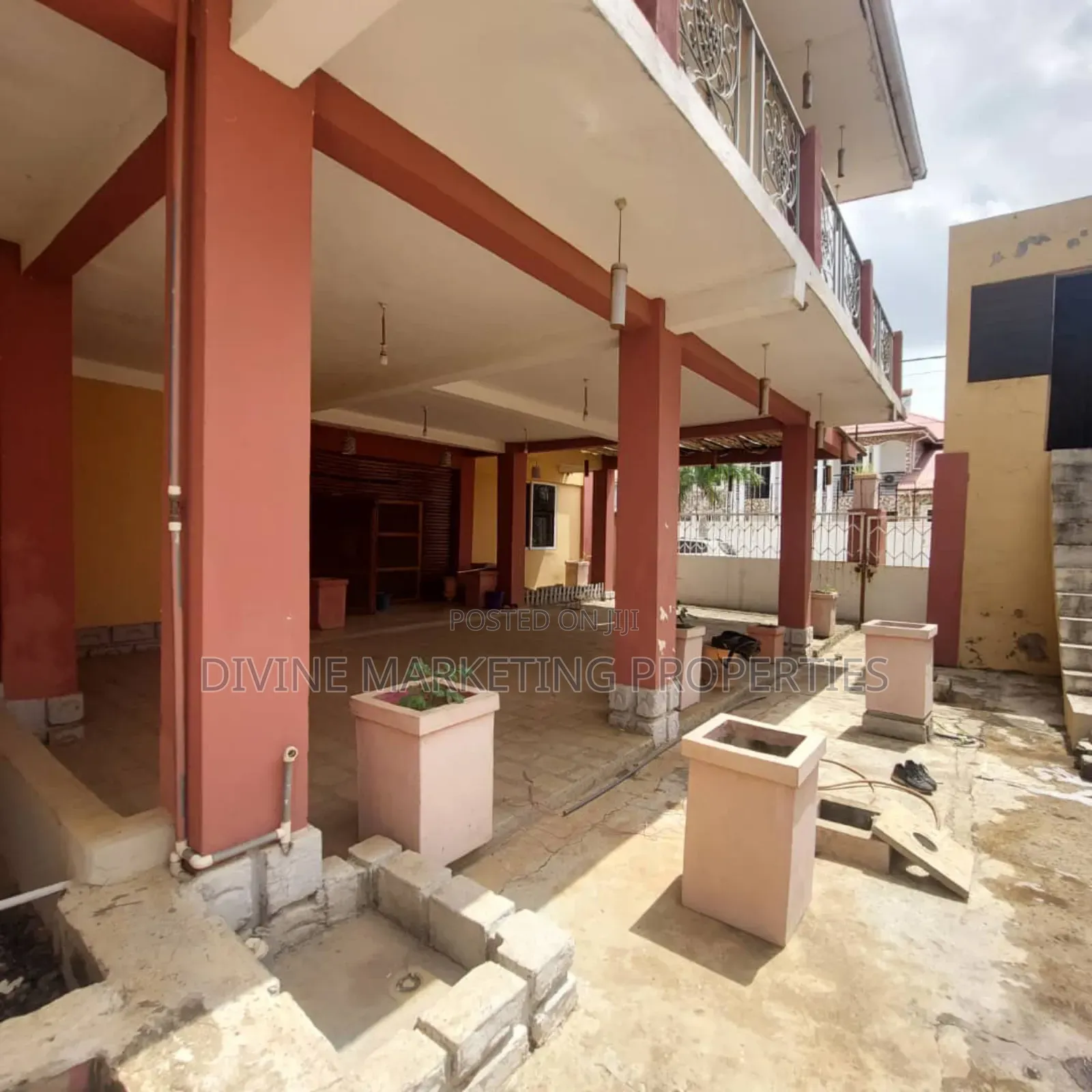 8bdrm House in Near Devtraco, Community 25 for sale