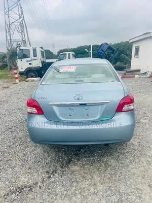 Toyota Belta 2012 Green