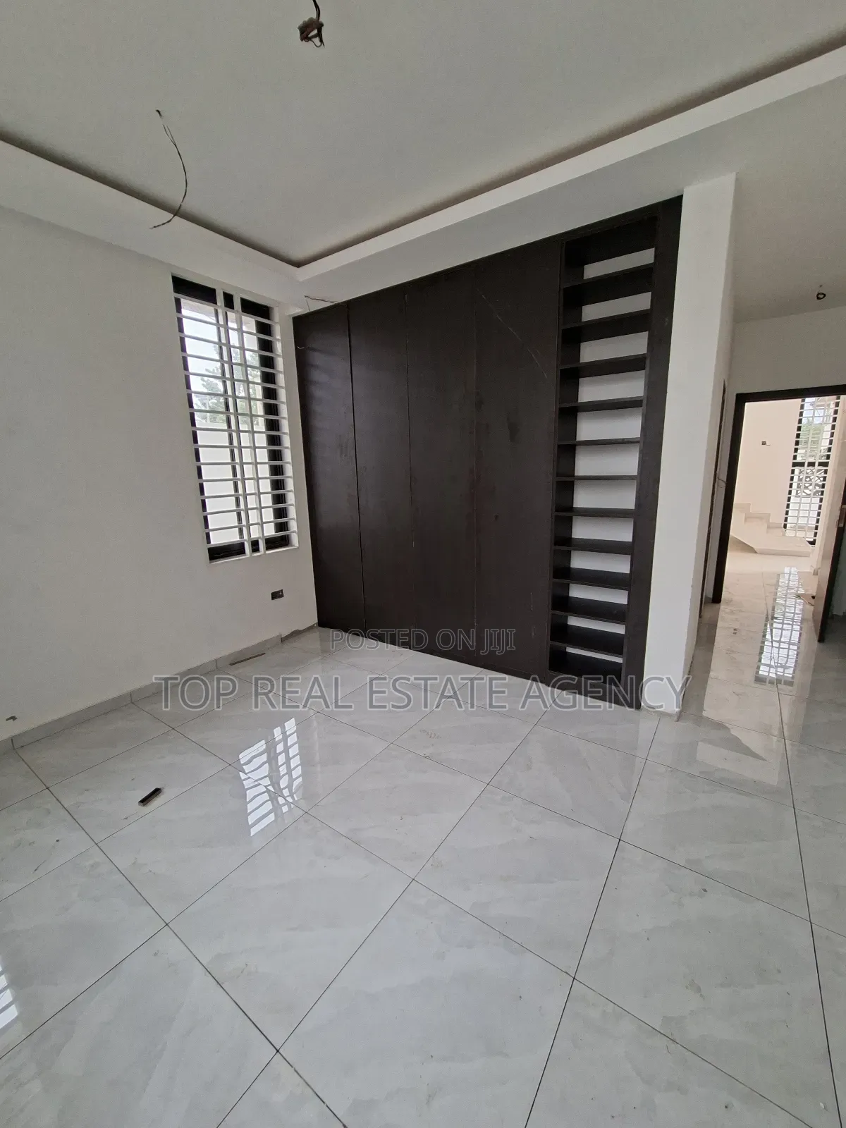 4bdrm Duplex in Adenta for sale