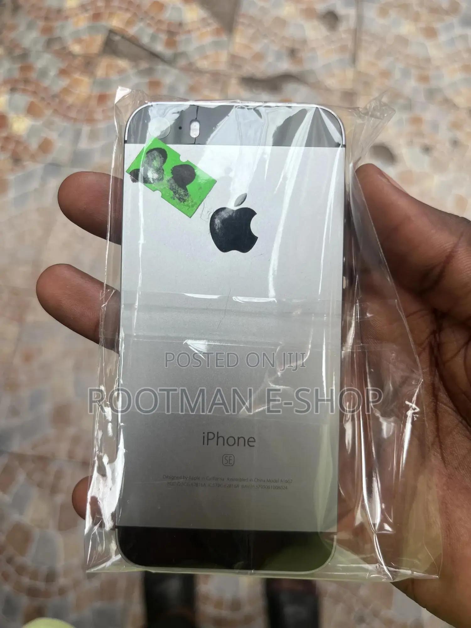 New Apple iPhone SE 32 GB Gray