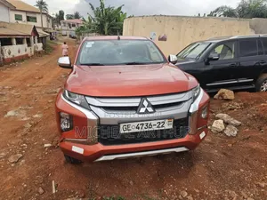 Mitsubishi L200 2022 Red