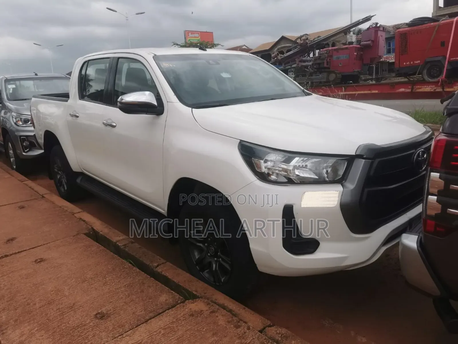 Toyota Hilux 2021 White