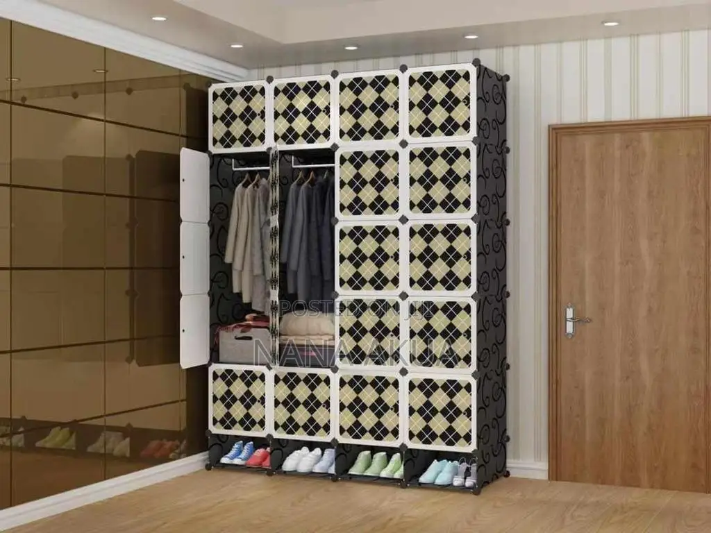 20 Cube Plastic Wardrobe