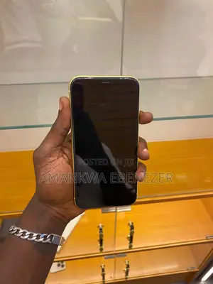 New Apple iPhone 11 128 GB Yellow