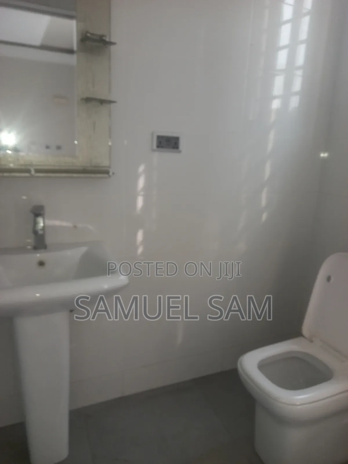 Furnished 4bdrm House in Community 10, Tema Metropolitan for rent