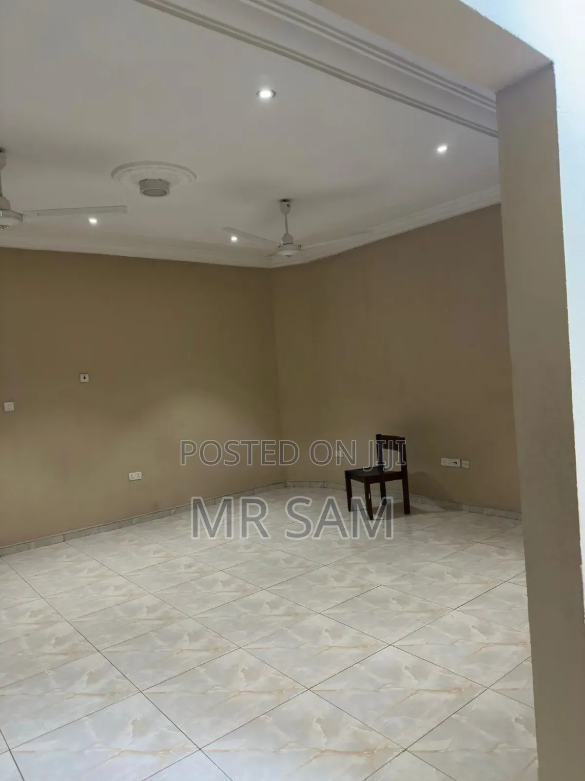 5bdrm House in Sam Properties, Mallam for sale