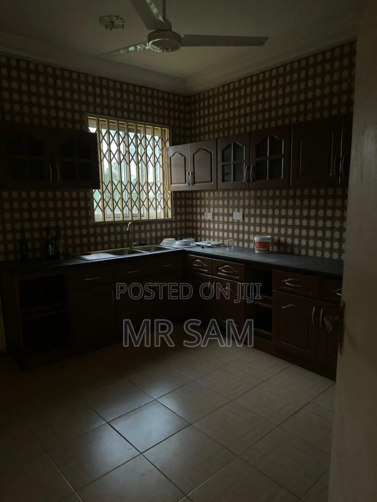 5bdrm House in Sam Properties, Mallam for sale
