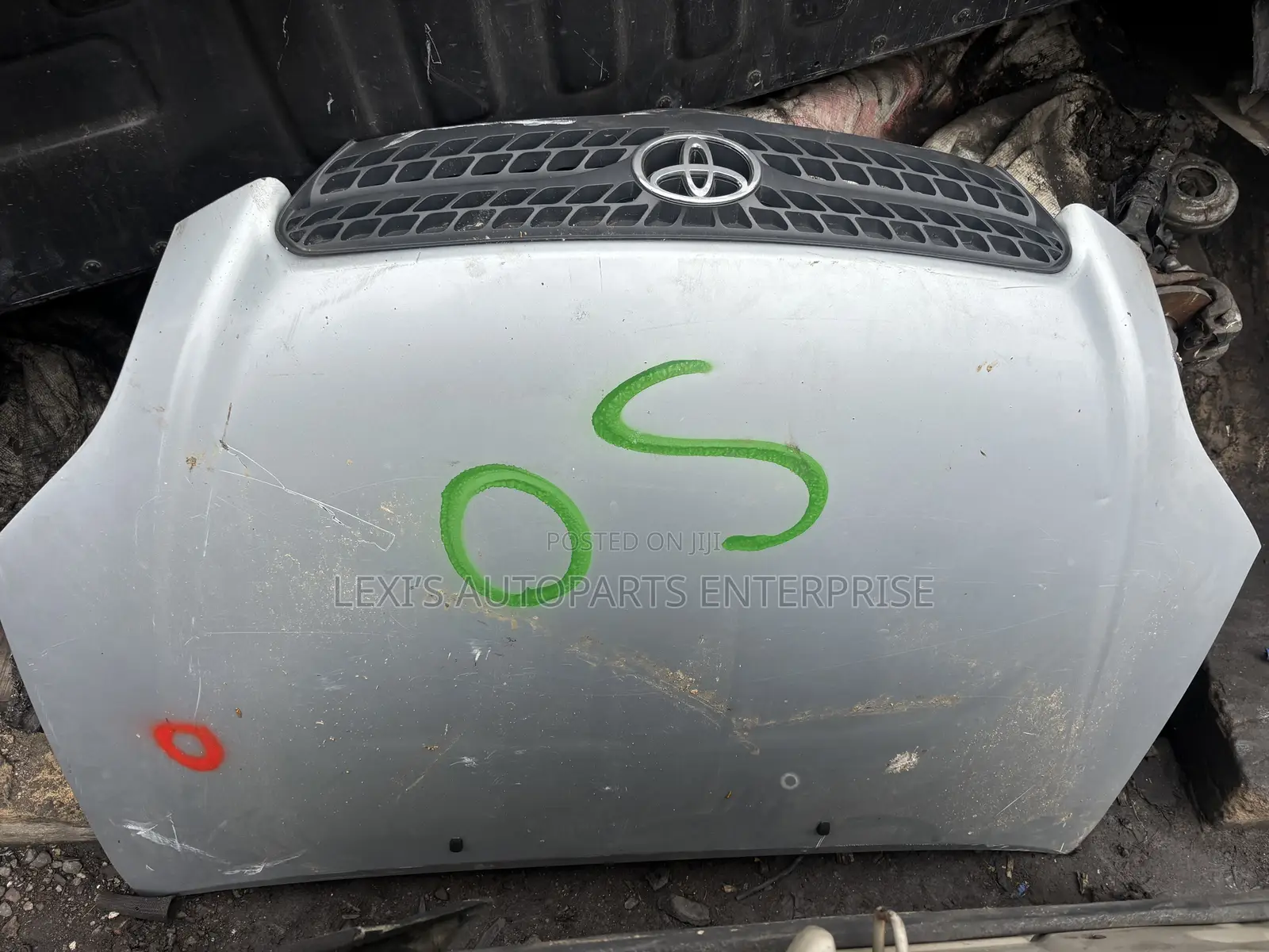 Toyota Matrix 2005,2006,2007,2008 Doors And Bonnet Available