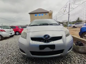 Toyota Vitz 1.3 AWD 5dr 2010 Gray
