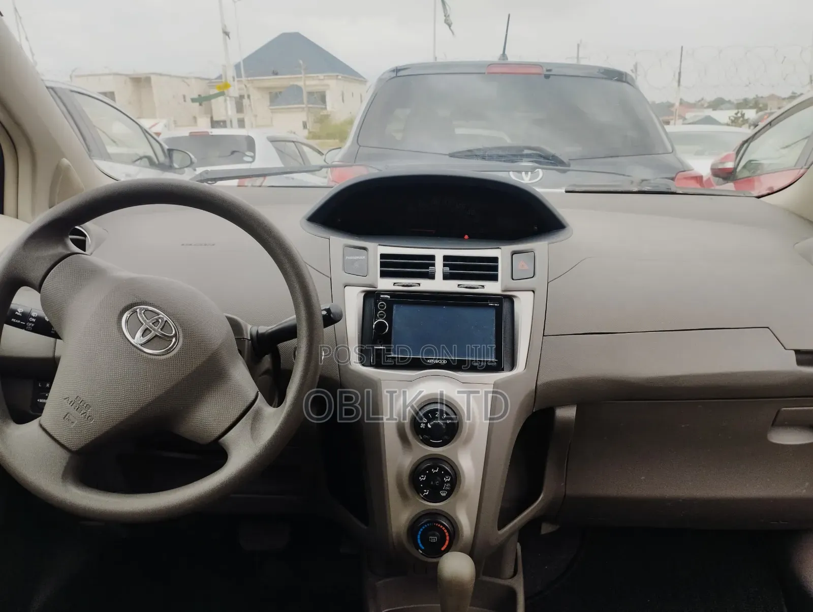 Toyota Vitz 1.3 AWD 5dr 2010 Gray