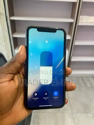 Photo - Apple iPhone XR 64 GB Black