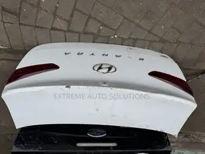 2019-2020 Hyundai Elantra Trunk Lid