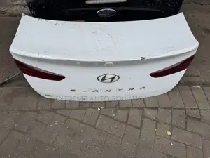 2019-2020 Hyundai Elantra Trunk Lid
