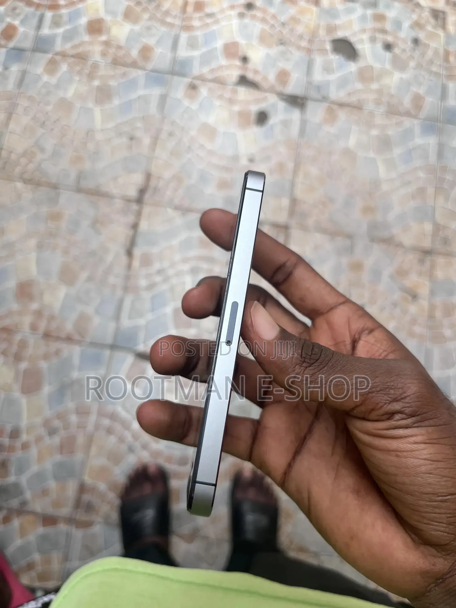 New Apple iPhone 5s 16 GB Gray
