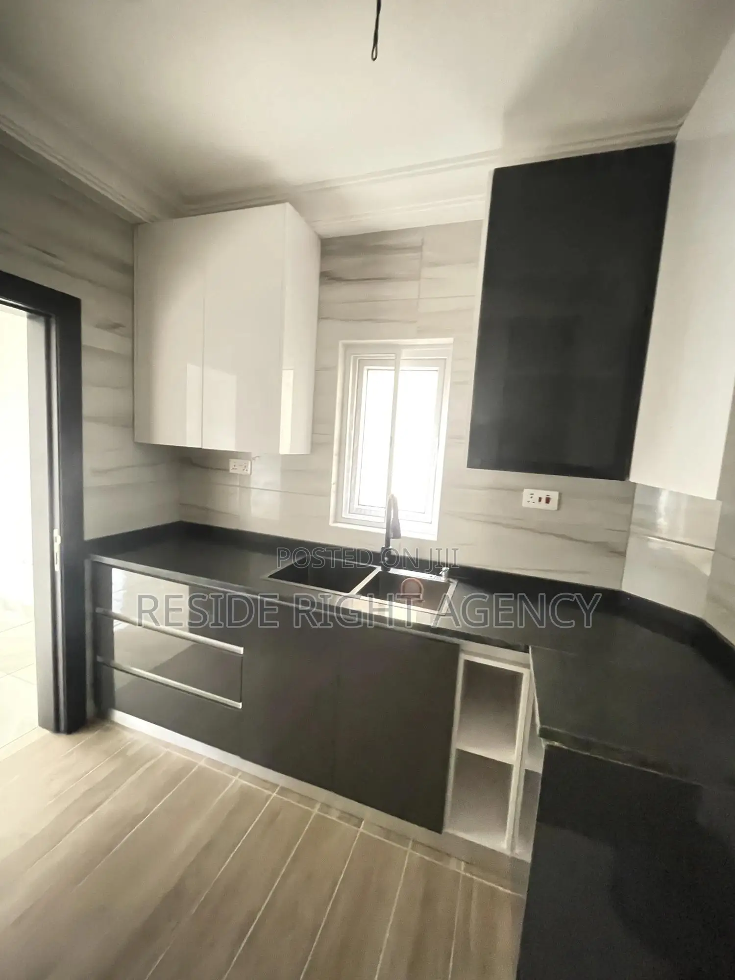 3bdrm Block of Flats in Pokuase for sale