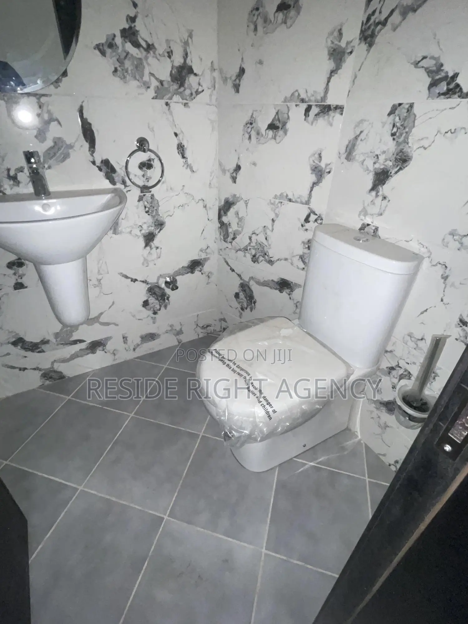 3bdrm Block of Flats in Pokuase for sale