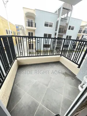 3bdrm Block of Flats in Pokuase for sale
