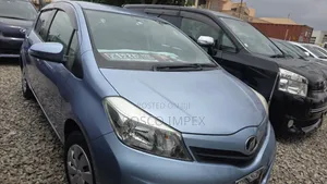 Toyota Vitz 1.3 AWD 5dr 2012 Blue