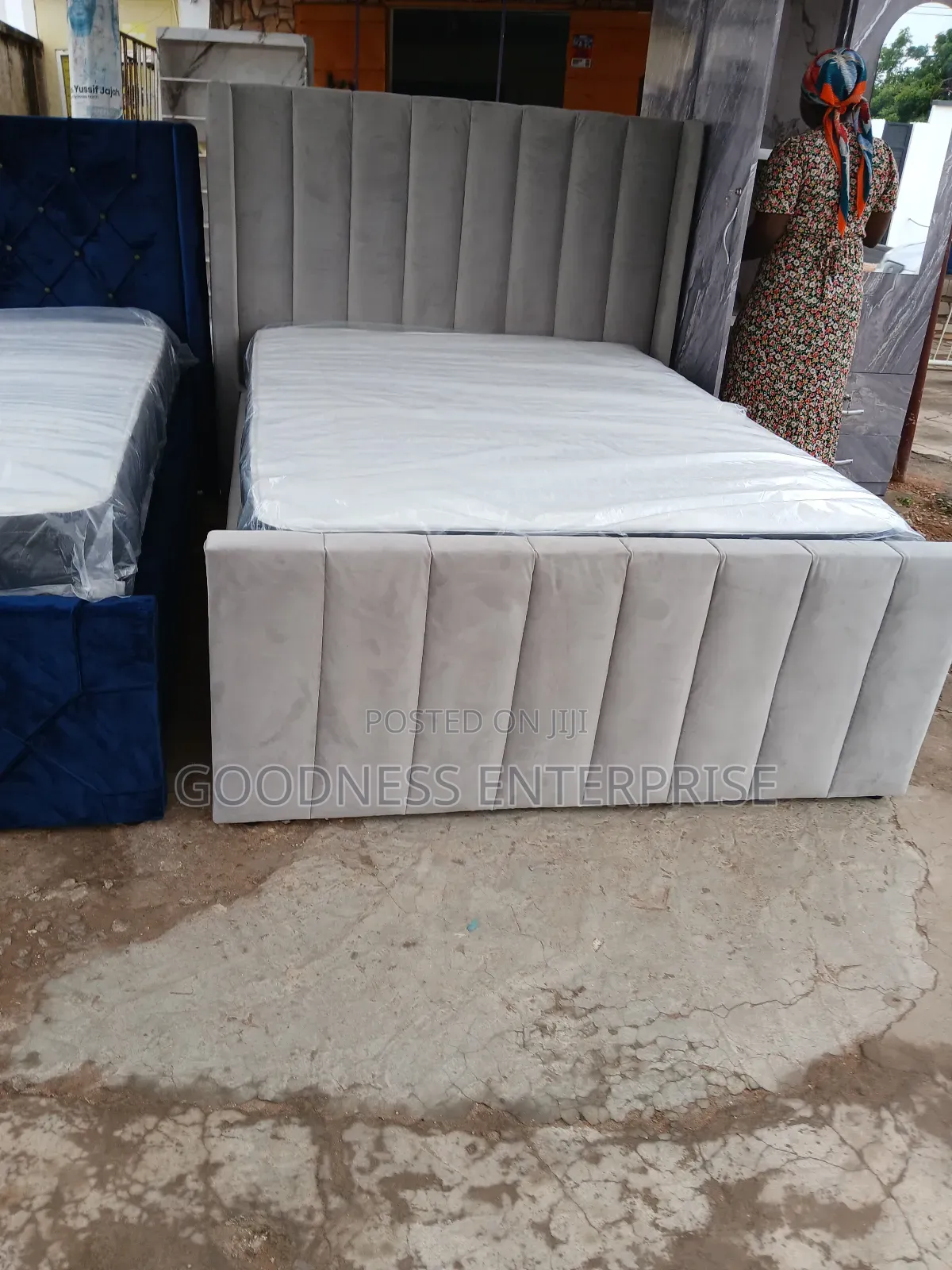 Design Double Bed With Mattress