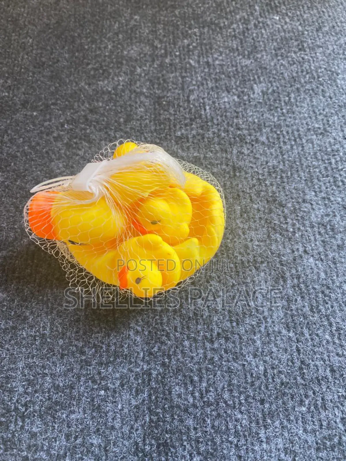 4pcs Bath Duck Toys Rubber Duck Family Squeak Float Ducks