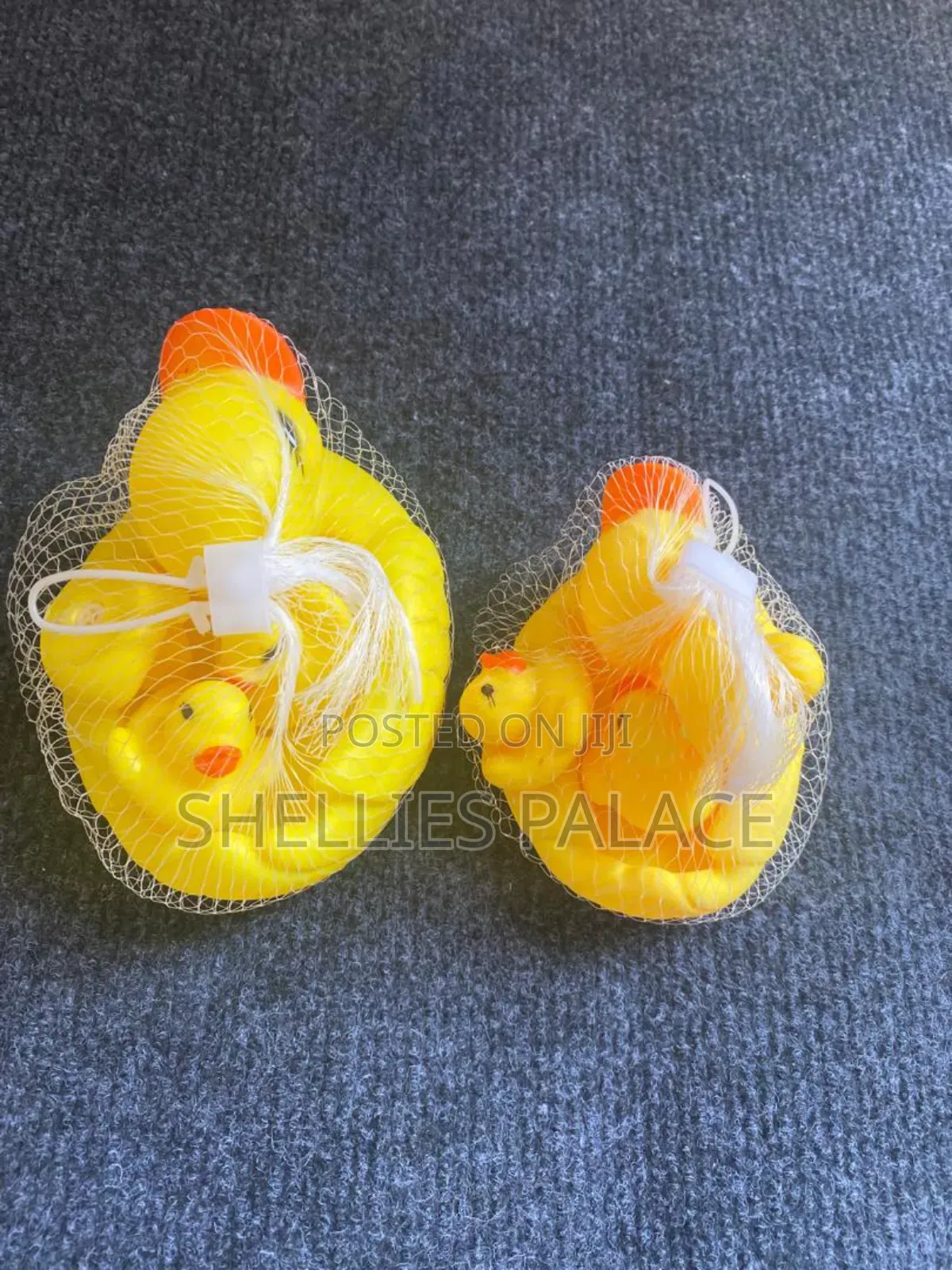 4pcs Bath Duck Toys Rubber Duck Family Squeak Float Ducks