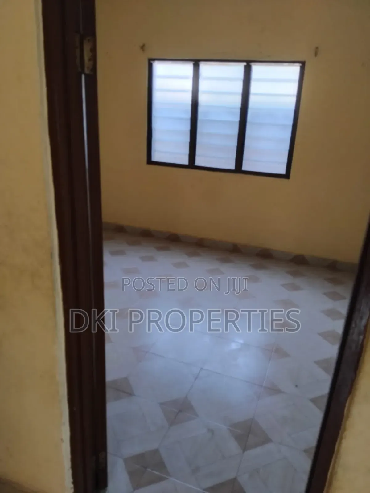 2bdrm House in Dki Properties, Adenta for sale