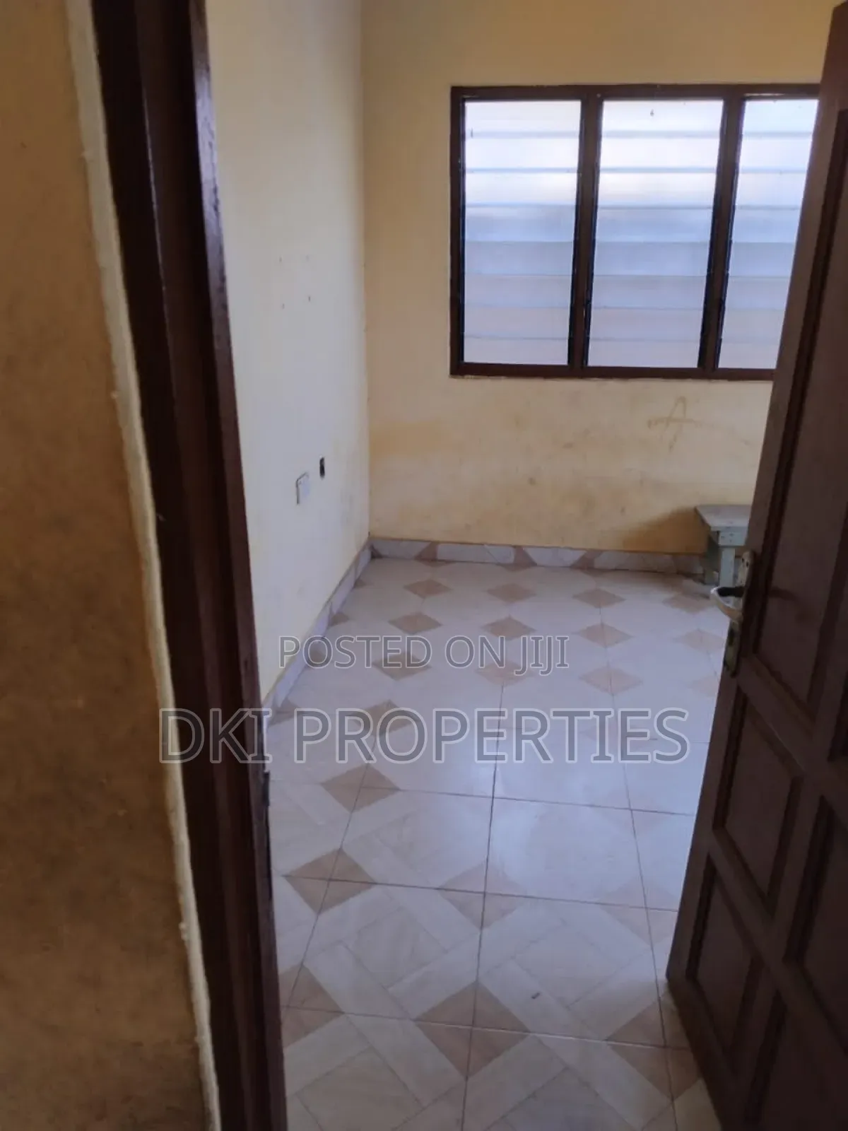2bdrm House in Dki Properties, Adenta for sale