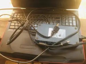 Laptop Alienware M17x R2 8GB Intel Core i5 HDD+SSD 500GB
