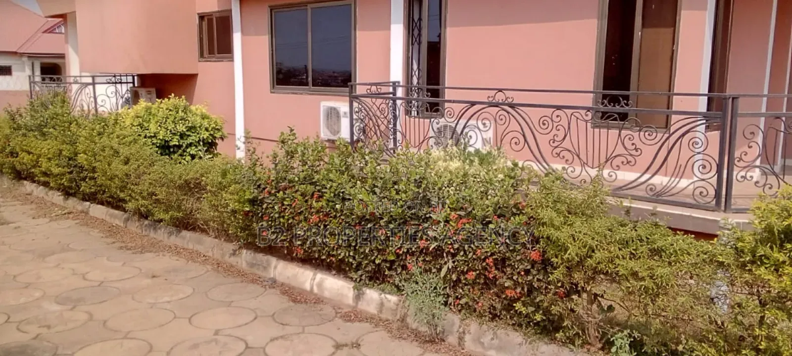 6bdrm Mansion in B2 Properties Agency, Kumasi Metropolitan for sale