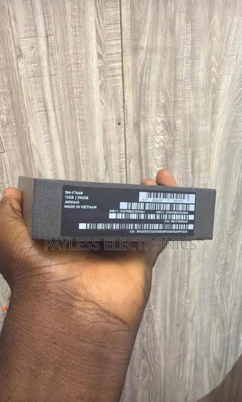 New Samsung Galaxy Z Flip7 256 GB Black