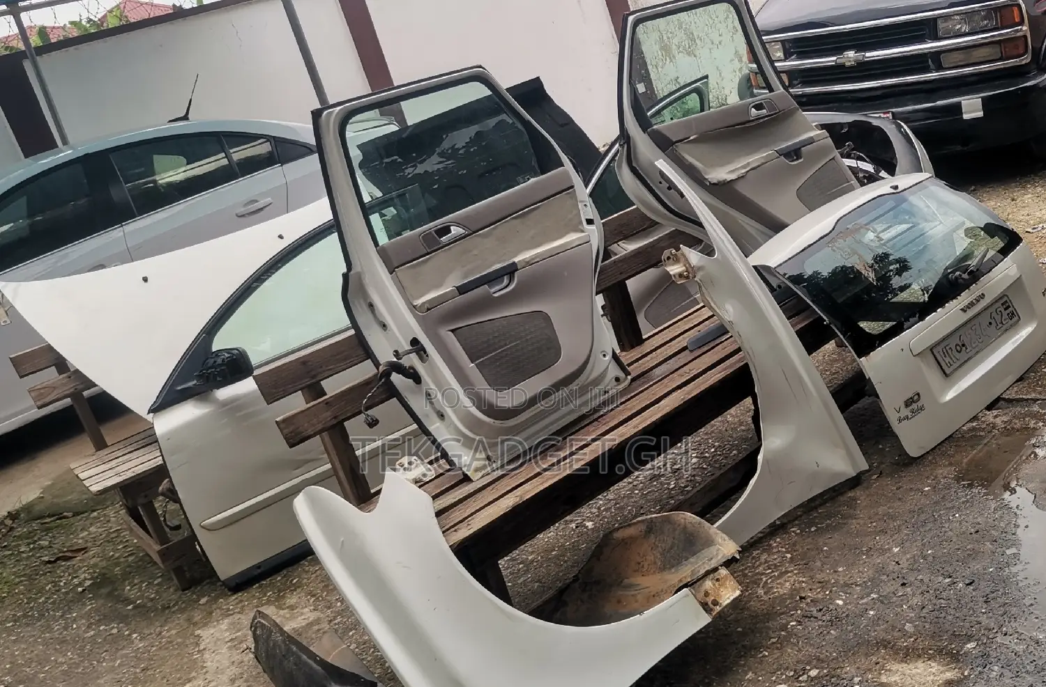 2005 Volvo V50 Parts