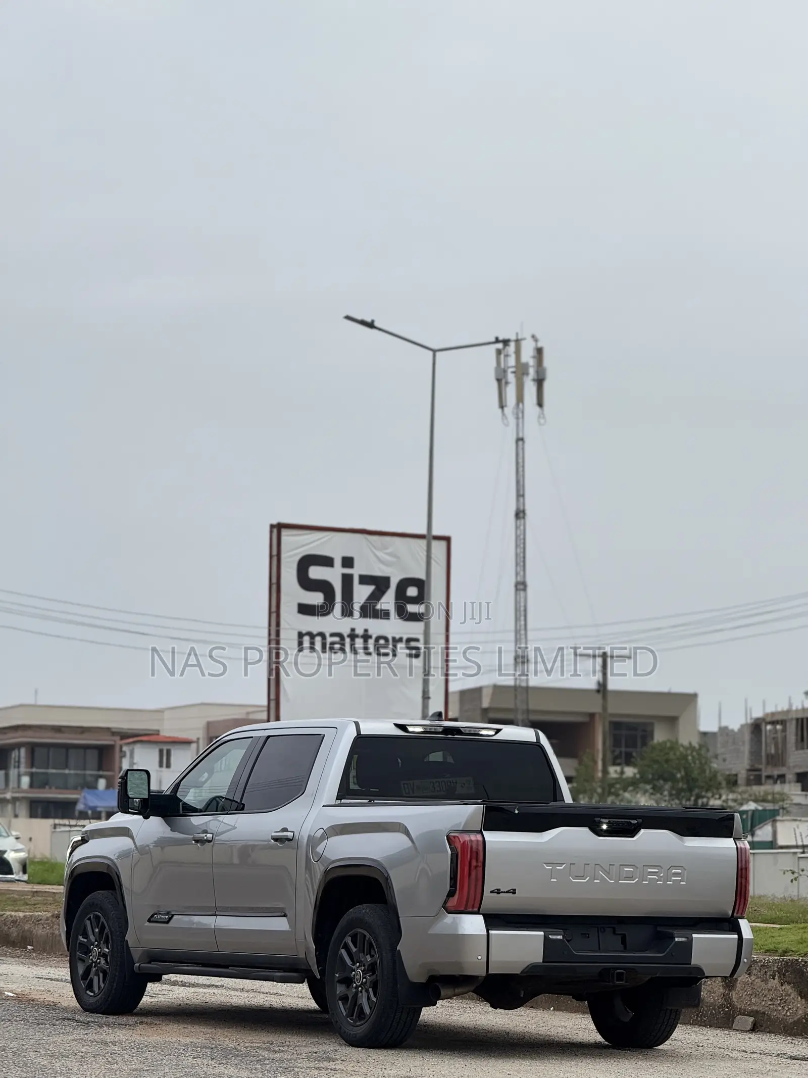 Toyota Tundra Hybrid 2023 Silver