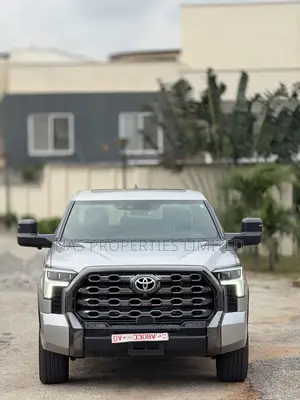 Toyota Tundra Hybrid 2023 Silver
