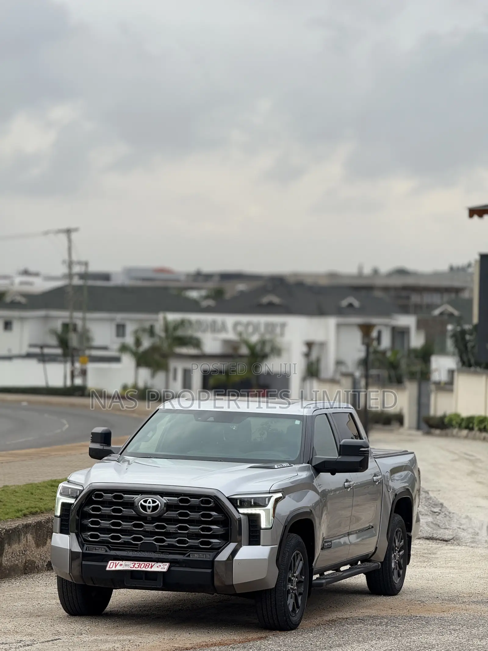 Toyota Tundra Hybrid 2023 Silver